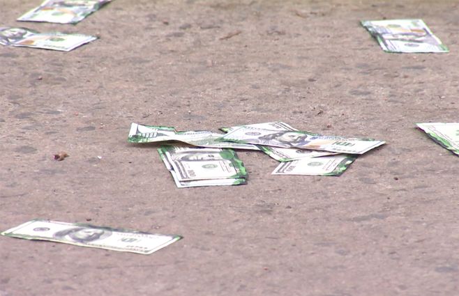 dolares-entintados-explosion-cajero-carrasco-archivo