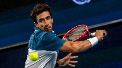 pablo cuevas supera a reilly opelka en primera ronda del torneo de adelaida
