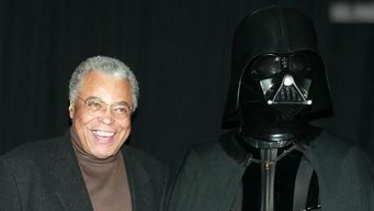 murio a los 93 anos james earl jones, el actor que le dio voz a darth vader de la guerra de las galaxias