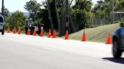 perdio el examen de conducir y le pego una trompada al inspector