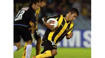 Peñarol correspondió a la pasión de sus hinchas y ganó 4 a 2