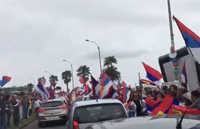 caravana-frente-amplio.jpg