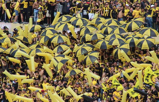 Peñarol-hinchada-foto-Oficial-Peñarol-en-su-web.jpg