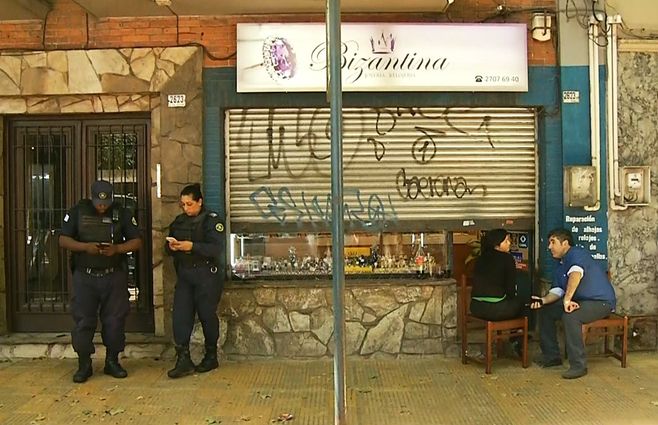 joyeria-policia-rapiña-avenida-rivera