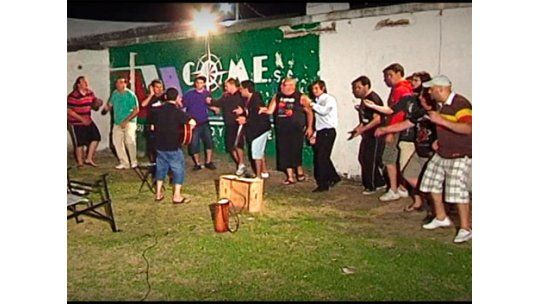 La murga La Cofradía ajusta los detalles de su espectáculo 2012