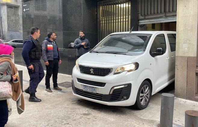 Foto: Paola Botti, Subrayado. Ingreso de Alejandro Astesiano a la Fiscalía de Ciudad Vieja.