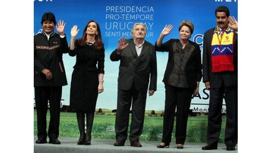 Espionaje e incidente sufrido por Evo marcan Cumbre del Mercosur