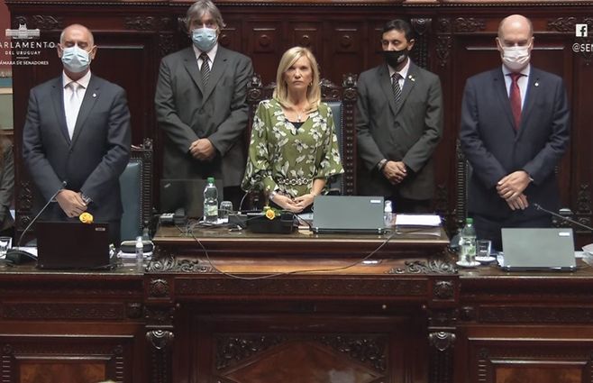 Argimón-minuto-de-silencio-Bonomi.jpg