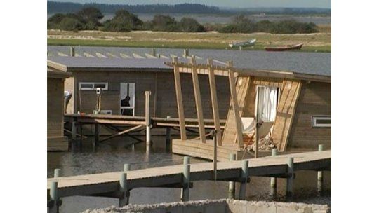 Balsas y hotel flotante en Laguna Garzón las vedettes del Este