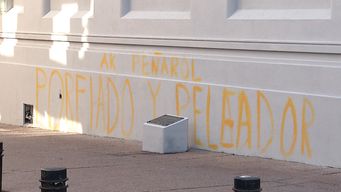 colectivo montevideo mas linda pinto un muro el sabado y este lunes volvio a ser vandalizado