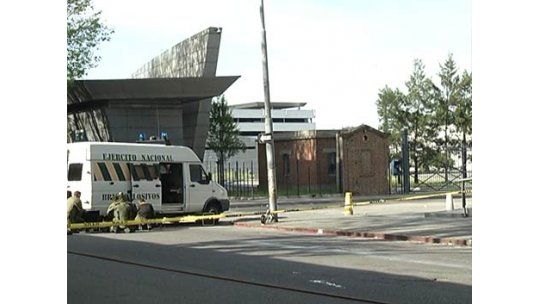 Indagan cómo y por qué llegó paquete sospechoso a torre de Antel