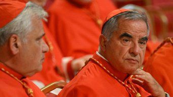 Cardenal Angelo Becciu. AFP