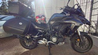 Foto cedida a Subrayado. La moto rapiñada al policía, de alta cilindrada, de marca Benelli.