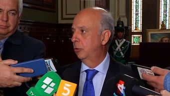 garcia y da silveira fueron al parlamento por proyecto para hacer publicos archivos de la dictadura