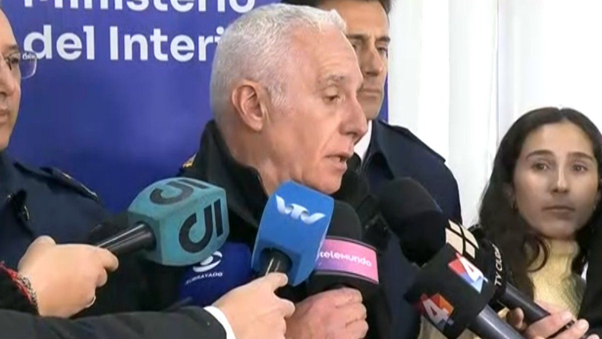 "Un enfrentamiento entre clanes", dijo Negro sobre homicidio quíntuple y habló de "reestructura" de la Jefatura de Montevideo