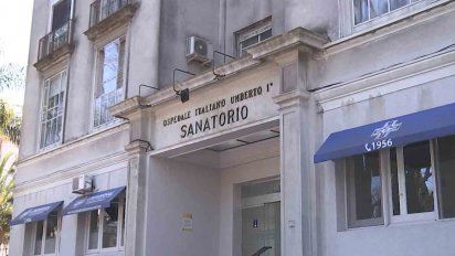 un recluso se fugo del hospital italiano por la banderola de un bano