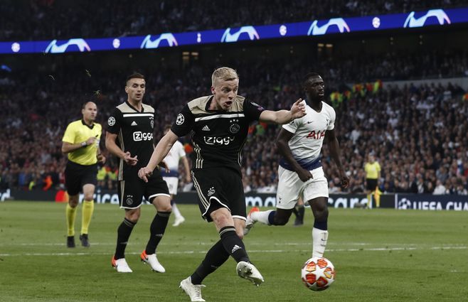 Donny Van de Beek abre el marcador para Ajax ante el Tottenham. La semana que viene habrá revancha entre los dos equipos sorpresa de la Champions League
