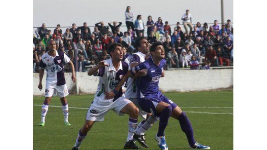 Defensor ganó ante Fénix y la etapa continúa este domingo Defensor ganó ante Fénix y la etapa continúa este domingo