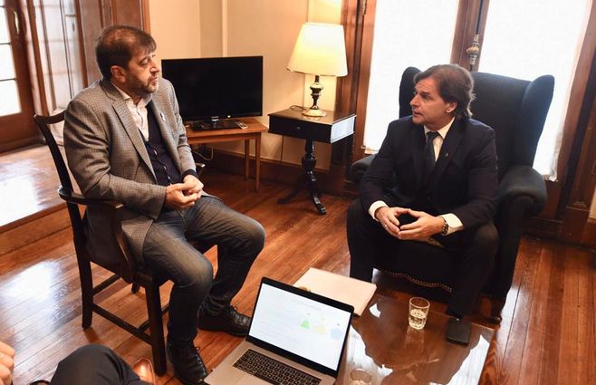 Lacalle Pou y Fernando Pereira en la sede del FA. Foto: Dante Fernández, FocoUy.