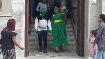 shrek y fiona se casaron en cerro largo y recorrieron las calles de melo