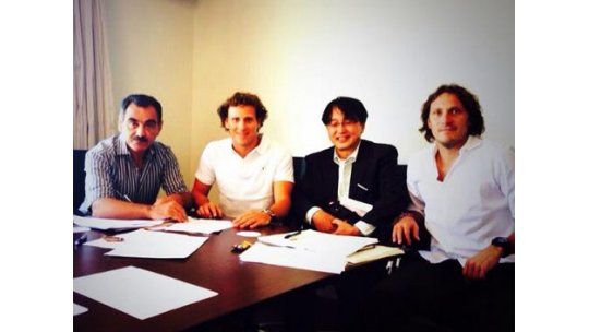 Forlán firmó con el club Cerezo de Japón por un año