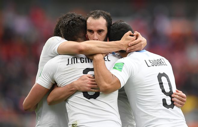 godin-josema-abrazo-afp-uruguay-Mundial-2018.jpg