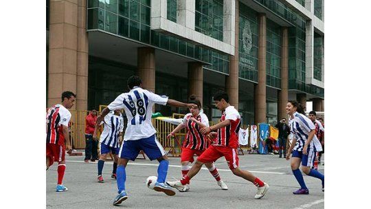 Fútbol callejero une a 300 jóvenes latinoamericanos en Montevideo