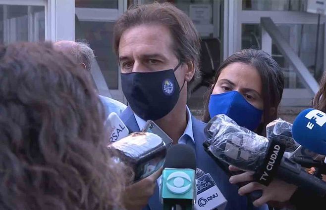 lacalle-pou-mira.jpg