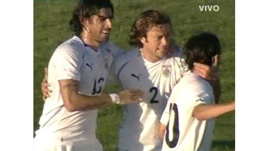 La celeste ganó 5-0 al Plaza Colonia en partido benéfico