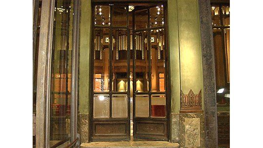 Comenzó la recuperación del histórico edificio del Jockey Club