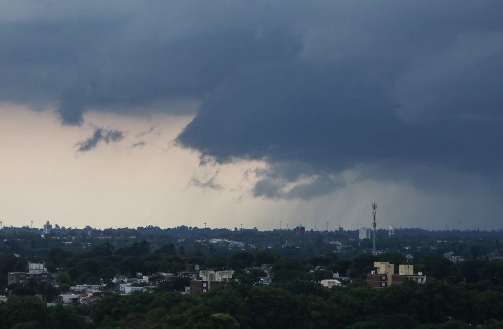 Tormentas fuertes y lluvias abundantes en el norte: Inumet emitió doble advertencia naranja y amarilla