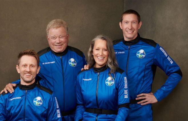 Willian Shatner y su tripulación rumbo a las estrellas. A los 90 años cruzará la frontera de la ficción a la vida real&nbsp;