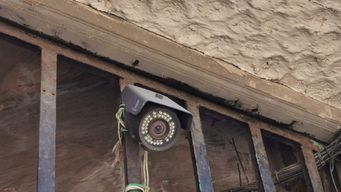 investigan ataque a balazos contra una vivienda en tres cruces; denuncian que funciona una boca de drogas
