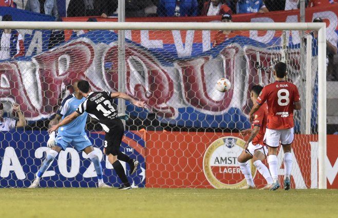 Foto: AFP. Nacional jugó con Libertad, por Copa Libertadores, este jueves.