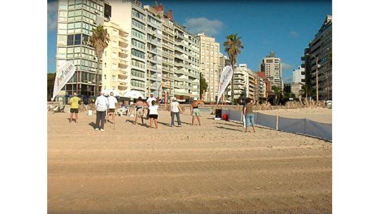 Tai Chi en playa Pocitos, un arte marcial distinto