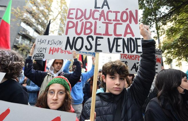 marcha educación dante fernandez foco uy (6).jpeg
