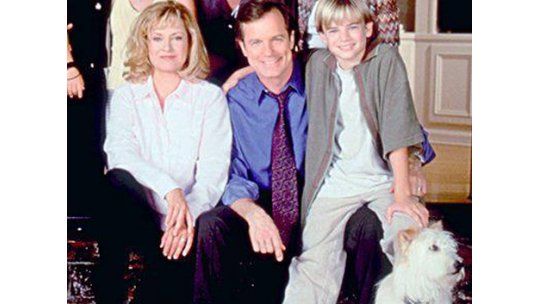 Exgalán Stephen Collins investigado por abuso sexual de menores