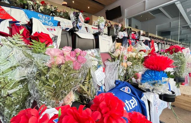 Ofrendas en el palvo de El Morro en el Gran Parque Central