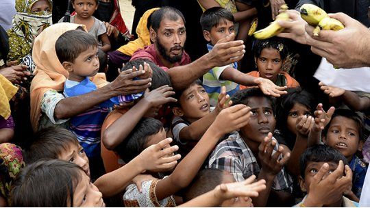 Papa Francisco reclamó ayuda inmediata para enfrentar crisis de rohinyás