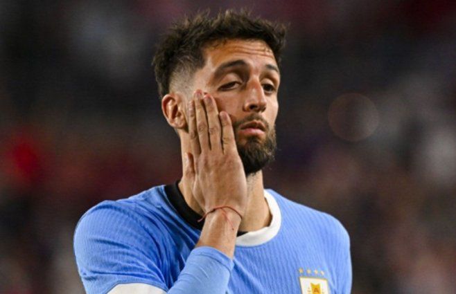 Uruguay goleado por Estados Unidos. Bentancur, capitán, fue expulsado. Foto: AFP