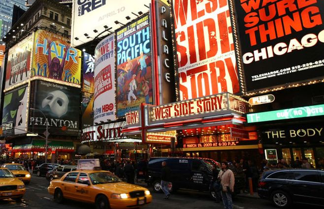 Broadway en su esplendor. Difìcilmente vuelva a tener la efervescencia de antaño