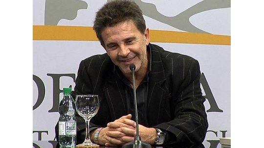 Laport se ofreció para hacer campaña por el voto consular