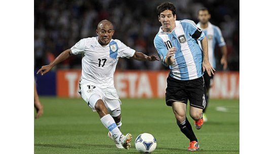 Noche negra para Uruguay en Mendoza: Argentina goleó 3 a 0