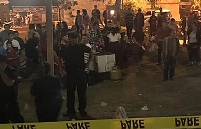 El episodio ocurrió ante la presencia de gran cantidad de público y causó conmoción. 