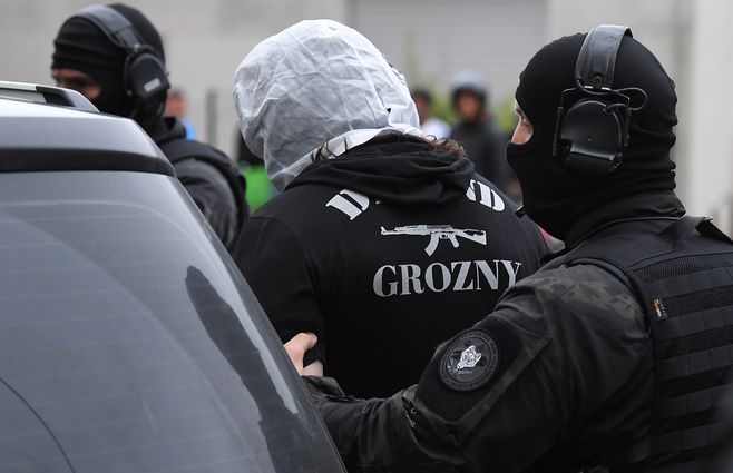 atentado a cuchillo en parís francia