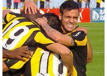 Peñarol lo dio vuelta: 2 a 1 con goles de Lolo y Darío Peñarol lo dio vuelta: 2 a 1 con goles de Lolo y Darío