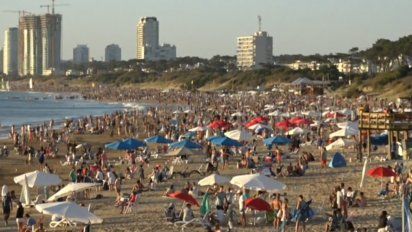 colocaron la bandera de aglomeracion en playa mansa de punta del este