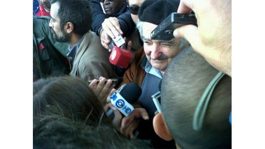 Mujica reconoció demora en disponer custodia militar en cárceles