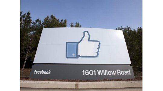 Facebook tendrá que obtener permiso para compartir su información