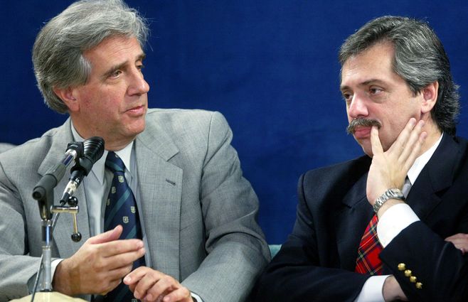 Alberto Fernández y Tabaré Vázquez, el 24 de junio de 2003 en Buenos Aires. Alberto ya era jefe de gabinete, Vázquez era candidato a la presidencia.&nbsp;